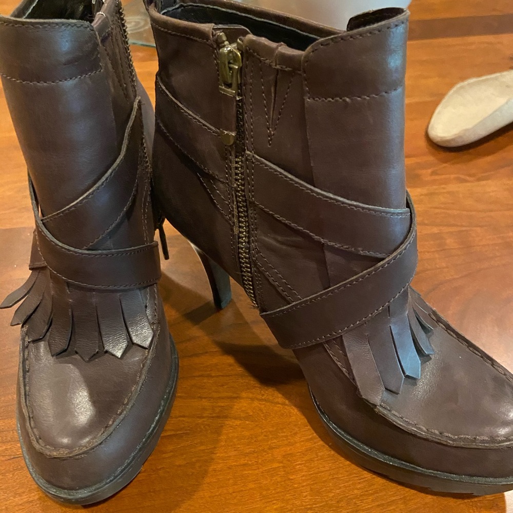 Ladies boots